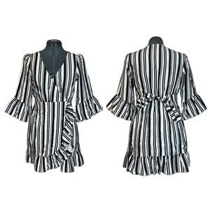 Casting LA faux wrap Mini dress Tie Waist Bell sleeves Women’s Small black/white